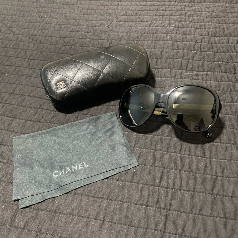 CHANEL Black Sunglasses with Quilted Case